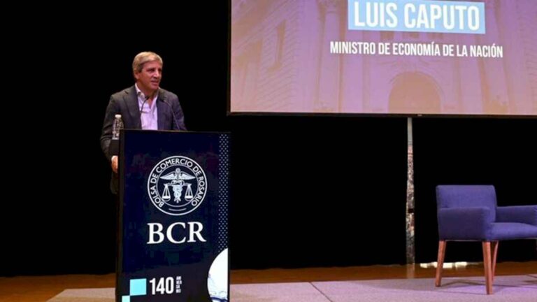 luis-caputo-pidio-a-empresarios-que-saquen-«sus-dolares-del-colchon»-porque-«no-va-a-haber-crisis»