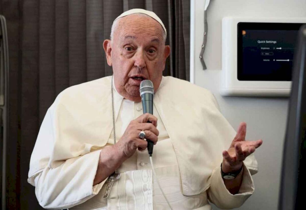 «en-vez-de-pagar-la-justicia-social,-pago-el-gas-pimienta»-opino-el-papa-francisco-del-gobierno-de-milei