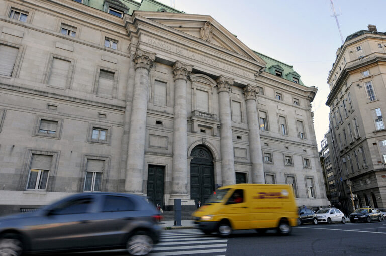 Freno judicial a la conversión de Banco Nación en sociedad anónima
