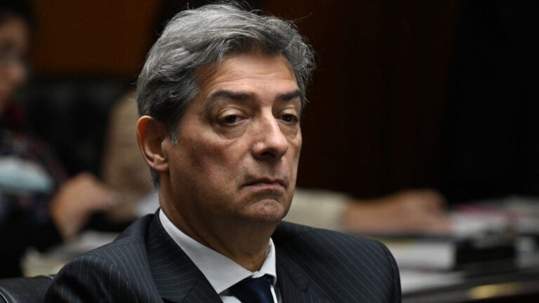 Horacio Rosatti se apartó de una causa por el atentado a la AMIA