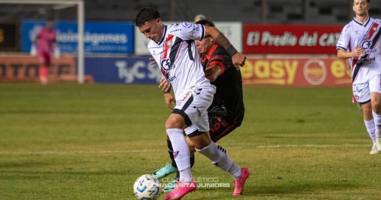 Con un Salinas inspirado, Chacarita regresó al triunfo