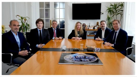 Elecciones 2025: reunión clave entre LLA y el PRO en la provincia de Buenos Aires