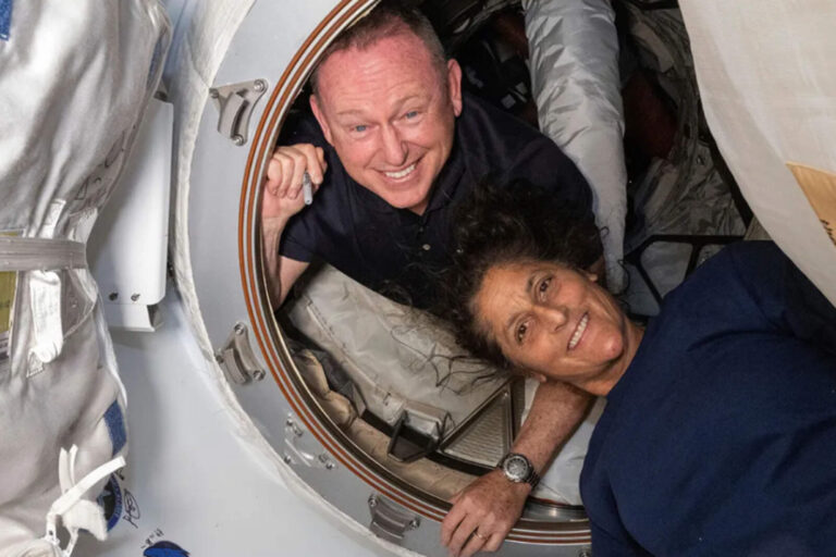 Astronautas varados finalmente regresaron a la Tierra gracias a Elon Musk