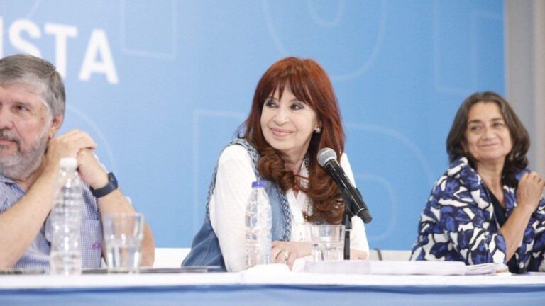 Tras la sanción de EEUU, Cristina Kirchner hablará en un congreso educativo de la UBA