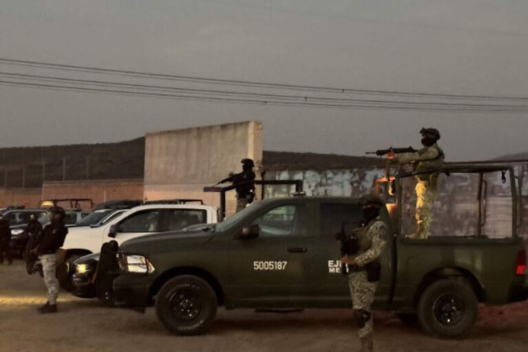 Exmilitares vinculados al huachicol y Morena detenidos en San Juan del Río