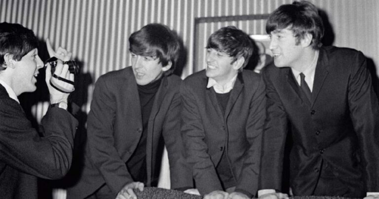 Paul McCartney cumple 83 y revela fotos inéditas de la locura Beatle