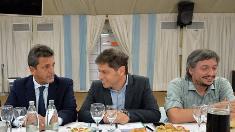 Fuerza Patria: nuevo nombre, viejas recetas para un peronismo atado con alambre
