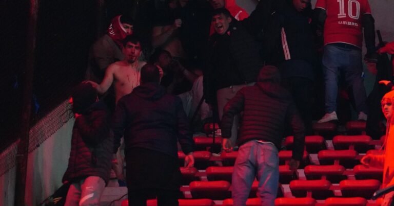 El comunicado de la U de Chile tras los graves incidentes en Avellaneda: «No debe suceder en ningún estadio ni lugar»